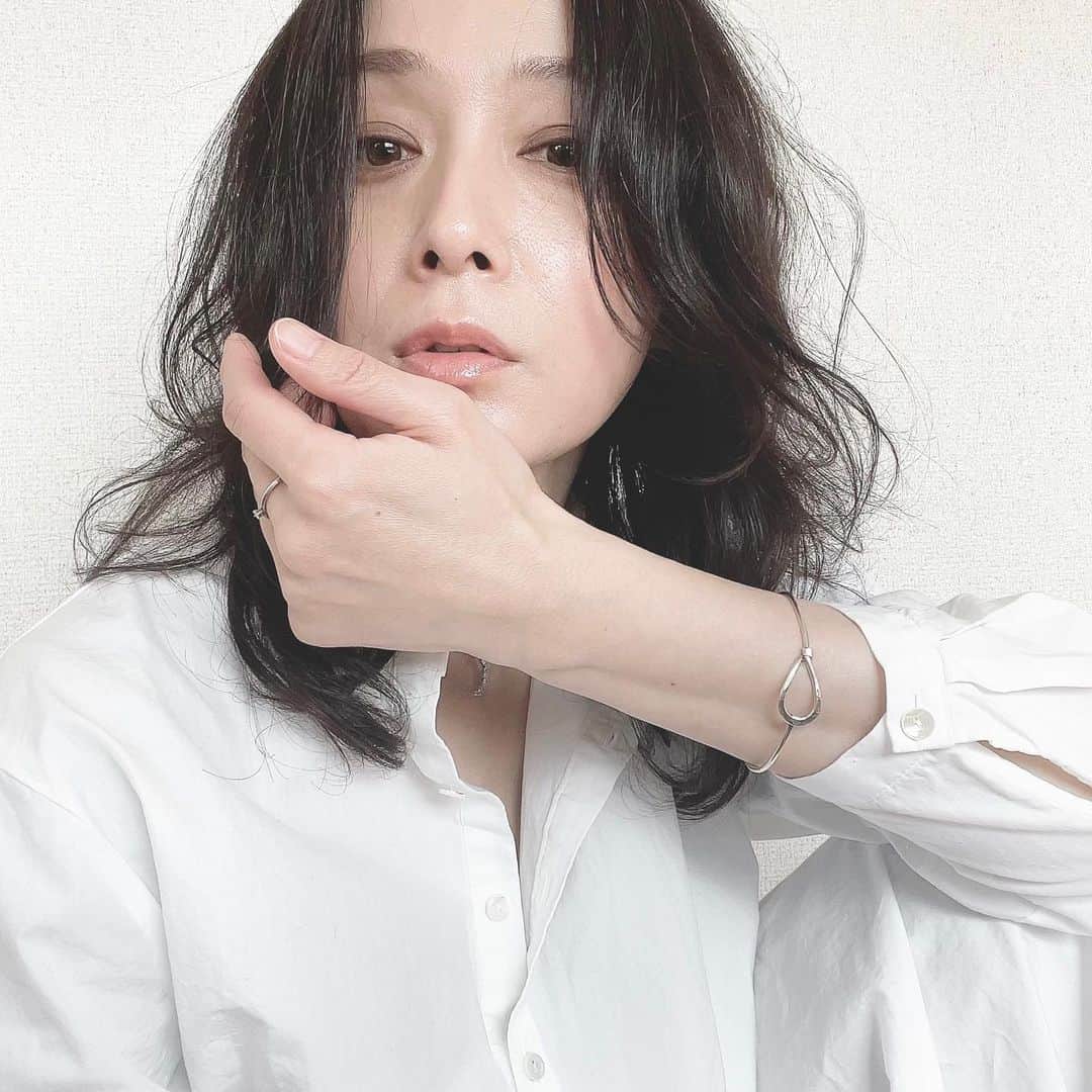 竹中友紀子のインスタグラム：「#出演情報  明日 2月6日(土)20時〜 メンバーとして所属しております劇団狼少年がYouTubeにて生配信させていただきます  題して 狼少年プレゼンツ新企画発表会！  昨年夏頃から温めていた企画 ようやくこの日を迎えられること、本当に嬉しく思っています もちろん私も登場予定です 初の生配信、どうなることやらですが、ぜひ温かい目で見守っていただければと思います プロフィールURLよりご覧ください^ ^」