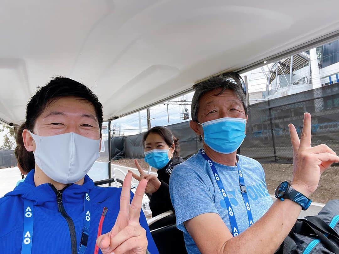 日比野菜緒さんのインスタグラム写真 - (日比野菜緒Instagram)「@australianopen の開幕まであと３日です。肩の状態も良くなってきたので試合が楽しみです☺️✌🏻  3days until the @australianopen starts. My shoulder is getting better and I'm looking forward to playing the match ☺️✌🏻 • #メルボルン #全豪オープン #テニス #AO2021」2月5日 18時08分 - naohibino_1128