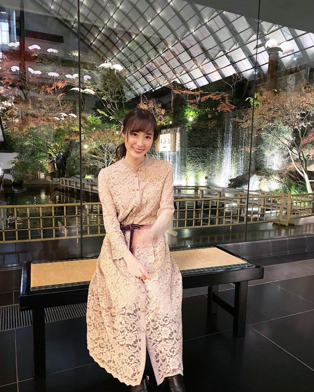 小林真由のインスタグラム：「雅叙園へ(去年の📸) ﻿ 日本美が溢れてて本当に素敵👘🙏 朝食のフレンチトーストが美味しくて﻿感動でした♡ ﻿  #雅叙園 #ホテル #朝食 #ファッション #コーデ #ママコーデ #女の子ママ #男の子ママ #ママライフ #コーディネート #2歳 #生後6ヶ月 #ベビー #二人育児」