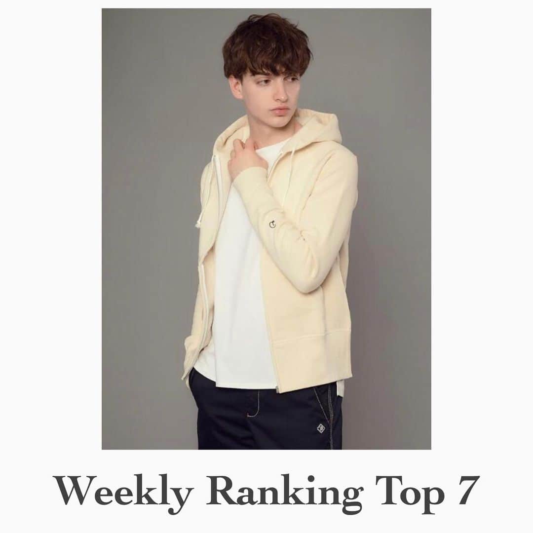 DRESSTERIOR_MEN_ドレステリアのインスタグラム：「【Mens Weekly Ranking】﻿ ﻿ 週間で注目を集めた人気商品 RANKING BEST 7 のご紹介✨﻿ ﻿ ﻿ 1枚目﻿ 吊裏毛 ジップアップパーカー﻿ 086-38901﻿ ¥19,800(税込)﻿ ﻿ ﻿ ﻿ ﻿ 2枚目﻿ ガーメントダイアルスターコート﻿ no,086-99002﻿ ¥64,900(税込) → 30%OFF ¥45,430(税込)﻿ ﻿ ﻿ ﻿ ﻿ 3枚目﻿ Takahiro kawashima（YouTuber）× Top's ×【DRESSTERIOR+】ダンボールニットフードプルオーバー﻿ 086-32501 ¥12,100(税込)﻿ ﻿ ﻿ ﻿ ﻿ 4枚目﻿ Takahiro kawashima（YouTuber）× Top's ×【DRESSTERIOR+】ダンボールニットジョガーパンツ﻿ 086-72501 ¥9,900(税込)﻿ ﻿ ﻿ ﻿ ﻿ 5枚目﻿ ウォータープルーフダウンジャケット﻿ 086-59008﻿ ¥64,900(税込) → 20%OFF ¥51,920(税込)﻿ ﻿ ﻿ ﻿ ﻿ 6枚目﻿ SUPER120'Sウールチェスターコート﻿ 086-99001﻿ ¥69,300(税込) → 40%OFF ¥41,580(税込)﻿ ﻿ ﻿ ﻿ ﻿ 7枚目﻿ オールシーズンTRジャケット﻿ 086-49005 ¥42,900(税込)﻿ ﻿ ﻿ ﻿ ﻿ ﻿ ﻿ ﻿ ﻿ #dressterior﻿ #dressterior_official﻿ #ドレステリア﻿ ﻿ ﻿ ﻿ ﻿ ﻿ ﻿ ▪️dressteriorオフィシャルアカウント﻿ @dressterior_official﻿ ﻿ ▪️メンズ用アカウント﻿ @dressterior_men ﻿ ﻿ ▪️ショッププレスアカウント﻿ @dressterior_shoppress ﻿ ﻿ ▪️World Online Storeアカウント﻿ @world_onlinestore﻿ ﻿ ﻿」