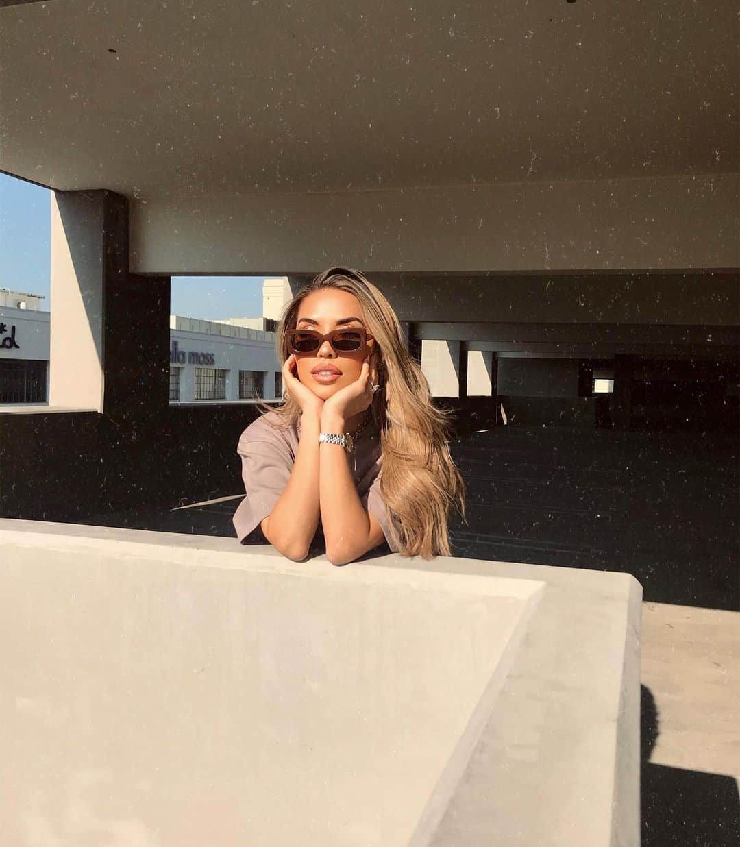 iluvsarahiiさんのインスタグラム写真 - (iluvsarahiiInstagram)「Thinking about all my POUR decisions that i made in today’s Valentine’s video🤣🥴 who watched it?!」2月5日 9時38分 - iluvsarahii