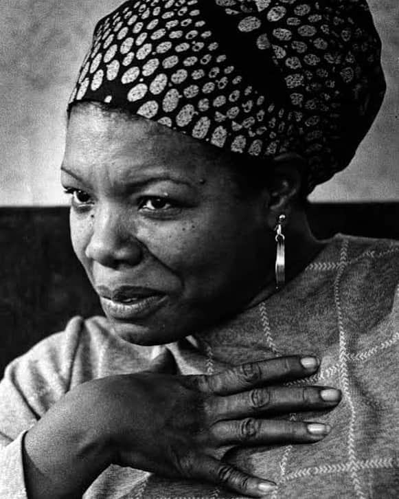 ダンテ・カーヴァーのインスタグラム：「FIERCE FRIDAY✨  BLACK HISTORY  DID YOU KNOW...   Maya Angelou  •Poet, Author & Civil Rights Activist •Author of the first best-seller nonfiction by an African-American Woman, I Know Why the Caged Bird Sings and many more. •First Black Woman To Write A Screenplay For A Major Film & The First Woman Of Any Race To Recite A Poem A U.S. Presidential Inauguration   #bhm #blackhistory #americanhistory #peopleareawesome #didyouknow #inspirationthroughhistory #mayaangelou」