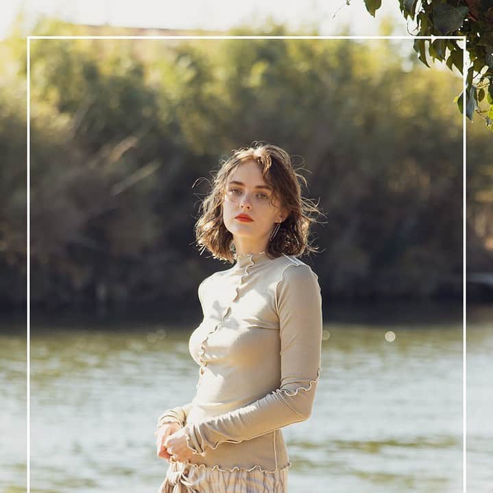 デュラスアンビエントのインスタグラム：「AMBIENT SPRING 2021 COLLECTION  全ての女性が持つ美しさを最大限に引き出すディテールワーク、魅せる術を心得たエレガントなデザイン性はそのままに。 2021年春夏は、肩肘張らない新しい生活様式に向けた、リラックスムードを与えるアイテムがラインナップ まどろむような優しい色、しなやかさと軽さ、機能性とシルエット。 品格がありながら　やすらぎも備えた、レディの装いへ導くデイリーウェアとドレスライン。 今のライフスタイルと気分を底上げし、女性である喜びを日常に。  The detail work that maximizes the beauty of all women, and keep the elegant design that knows how to fascinate.   In the spring and summer of 2021, we have a lineup of items that give a relaxing mood for a new lifestyle.  Soft light colors, suppleness and lightness, functionality and silhouette.  A line of daily wear and dresses that leads to a Lady, with dignity and comfort.   Raise your lifestyle and mood, and bring the joy of being a woman to everyday life. . . . アンビエント 春の最新ビジュアルがリリースされました。 新シーズンの世界観をオンラインサイト トップバナーまたは【LOOK BOOK】にて是非ご堪能下さい。 ＿＿＿＿＿＿＿＿＿＿＿＿＿＿＿＿＿＿＿＿ www.ambient-online.com @ambientofficial #アンビエント#ambient_official #springcollection #spring2021」