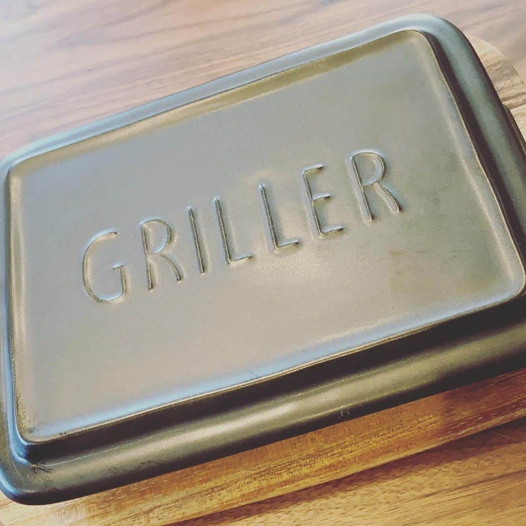 原田良也さんのインスタグラム写真 - (原田良也Instagram)「GRILLERでフレンチトースト&バナナ焼きました。 いらん調理器具いっさい使わずほぼGRILLERの中のみでの調理。 ちゃんとした仕上がり写真撮るの忘れました。 近々YouTube【しゃっせチューブ】でUPします。  #GRILLER #グリラー #イブキクラフト #しゃっせチューブ #おしゃっせクッキング #フレンチトースト #焼きバナナ」2月5日 10時36分 - irasshassee