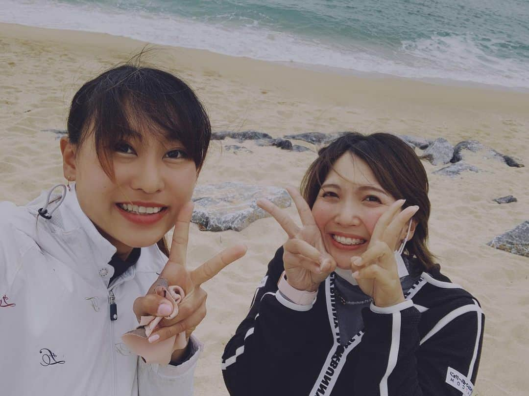 石山千晶さんのインスタグラム写真 - (石山千晶Instagram)「璃乃さんと浜トレ✨ すんごい辛かった！ もうそれはそれはしんどかった！！笑 でも一人じゃないから頑張れる😊  #浜トレ #しんどかった #いい笑顔😊」2月5日 11時11分 - chiaki_ishiyama0428