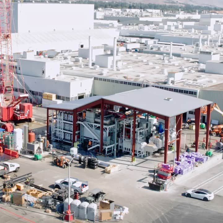 Teslaのインスタグラム：「World’s biggest die casting machine. It can cast front & rear vehicle underbodies in a single piece each — down from 70+ parts for same sections previously!」