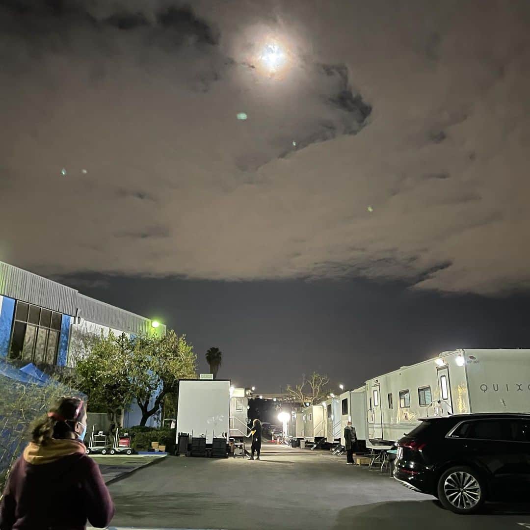 ロージー・オドネルのインスタグラム：「night shoot」