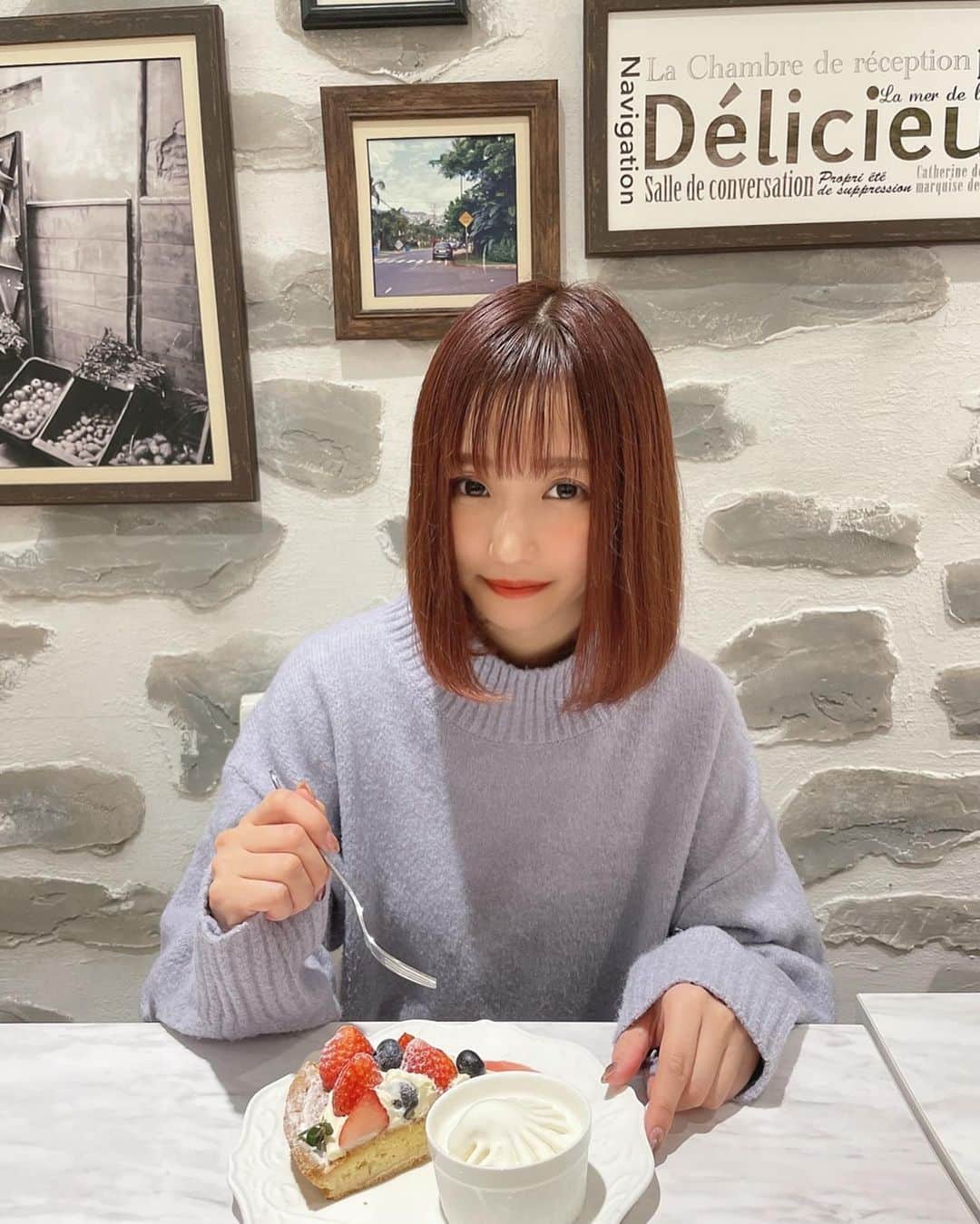 小林智絵さんのインスタグラム写真 - (小林智絵Instagram)「. . . . . 🤍🤍🤍 . . . . . #pimms #idol #kawaii #cute #japan #tokyo #cafe #lunch #cake #strawberrytart #strawberrycake #strawberry #codenate #makeup #hair #ボブ #ボブヘアアレンジ #イチゴタルト #イチゴケーキ #カフェ #ランチ #いちご #いちごスイーツ #いちごタルト #年齢逆行アイドル」2月5日 11時49分 - kobayashichie_1012