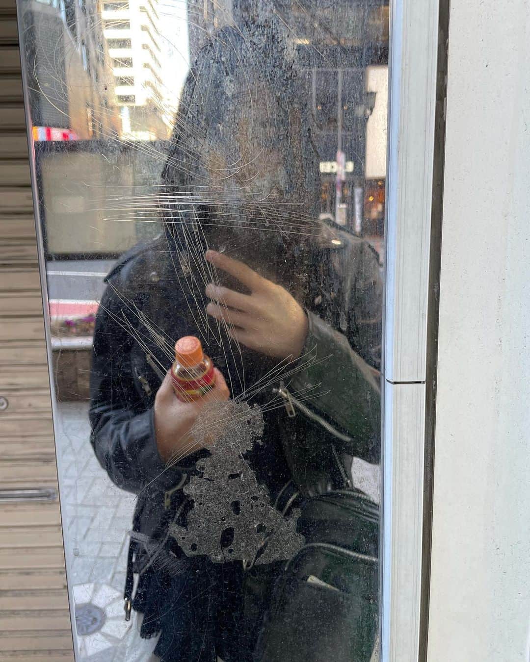 坂東希さんのインスタグラム写真 - (坂東希Instagram)「高校生の時に買ったヴィンテージの革ジャンちゃんたまに着たくなる🐶 アップル2倍につられた。」2月5日 12時11分 - nozomibando_official