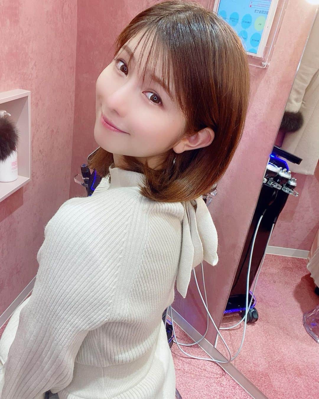 谷川愛梨のインスタグラム：「絶賛女子力爆上げ計画✍️⭐️ #じぶんdeエステ #じぶんde女子 #セルフエステ」