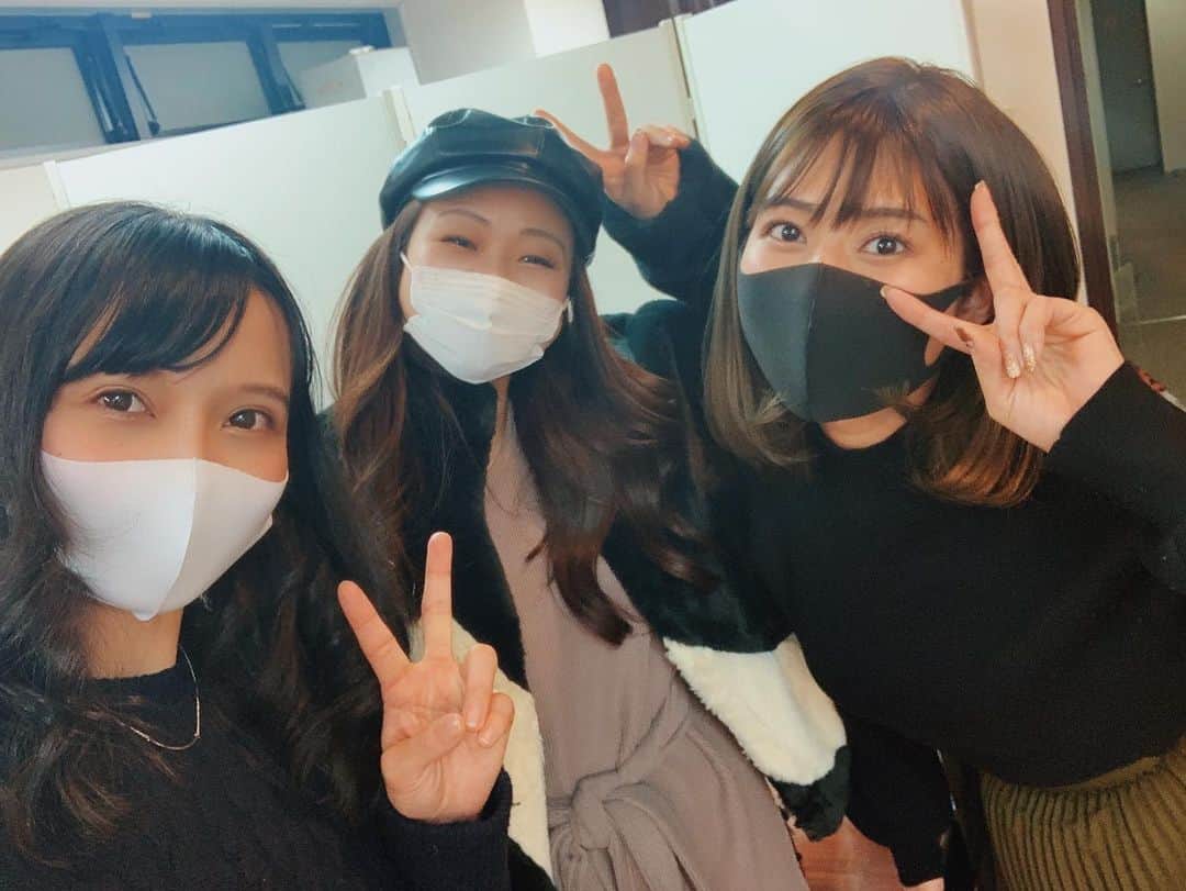 藤田早希のインスタグラム：「百山月花のムーンジックラジオ かんちゃんとゲストで呼んでもらいました✨ 邪魔しかしてないけど大丈夫そ？. . ☆☆☆☆☆☆☆☆☆☆☆☆☆☆☆. .  Tsukika Momoyama's Moonsic Radio  I had Kan-chan and a guest call me ✨  I'm only in the way, but is that okay?. .   모모야마 달 꽃의 달 뮤직 라디오  칸 짱과 게스트로 불러주었습니다 ✨  방해하지만 않지만 괜찮 같아?. . ☆☆☆☆☆☆☆☆☆☆☆☆☆☆☆. . . . #ムーラジ #百山月花のムーンジックラジオ #百山月花 #篠原栞那 #最高のメンバー #ありがとう . . . .」