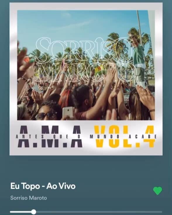 Sorriso Marotoのインスタグラム：「Eu Topo / Cabelos, Brincos e Beijos / Ruínas e Teoria e Prática (medley) 😀❤️ A.M.A - volume 04 disponível no seu app de música favorito, ouça agora!   #SorrisoMarotoAMA」