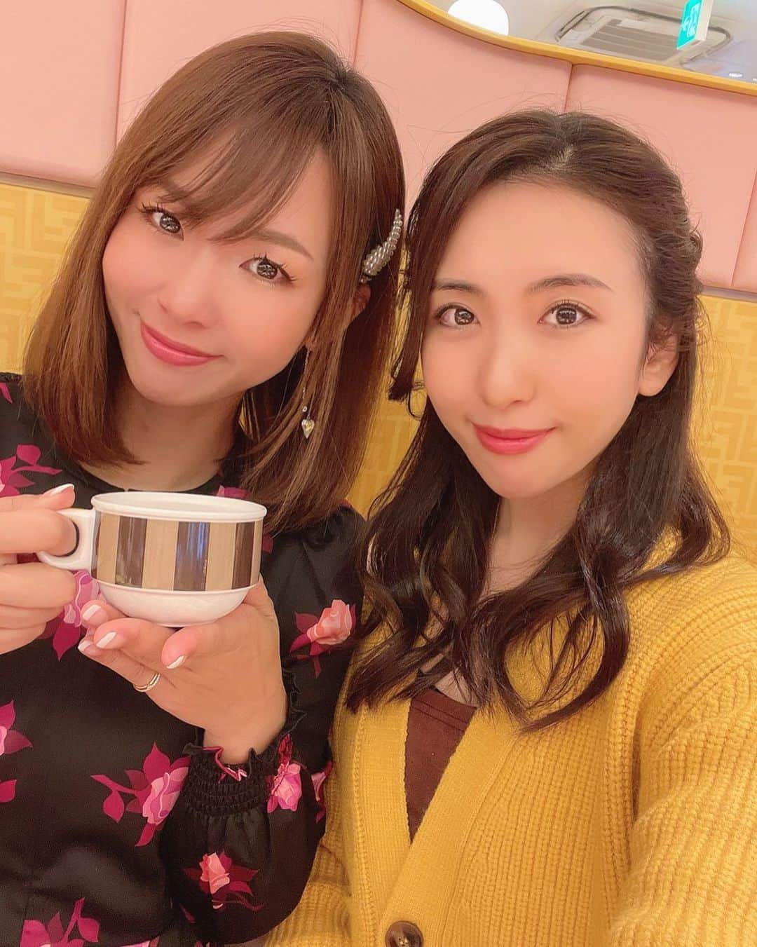 mimiさんのインスタグラム写真 - (mimiInstagram)「先月は友達にも会ってない😳💦  写真は去年のゆきちゃんと FENDI cafe☕️♡ ・  #fendiカフェ #フェンディカフェ  #アニベルセル表参道  #anniversaire #anniversairecafe  #fendicafe #fendicafeanniversaire  #カフェマニア #カフェ好きな人と繋がりたい #ときめき空間  #インスタ映えスイーツ #インスタ映え #甘mimi #至福の時間  #大好きな時間 #カフェ巡り #東京カフェ #東京カフェ部  #だいたいカフェにいる  #スイーツマニア #甘党女子 #スイーツ女子 #インスタ探検隊 #たべすたぐらむ #インスタグルメ #インスタグルメアワード2020 #グルメ部 #グルジョ #japanesegirl #japanesecafe」2月5日 12時25分 - chan.mi3