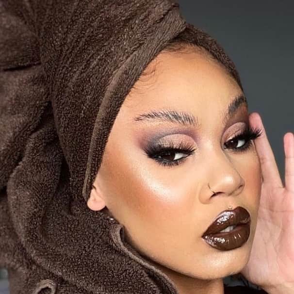 BH Cosmeticsのインスタグラム：「Pour some sugar on me 🧇  📸: @tijerarayemua in Belgian Waffle - 6 Color Bronzer & Highlighter Palette  #weekendvibes #bhcosmetics」