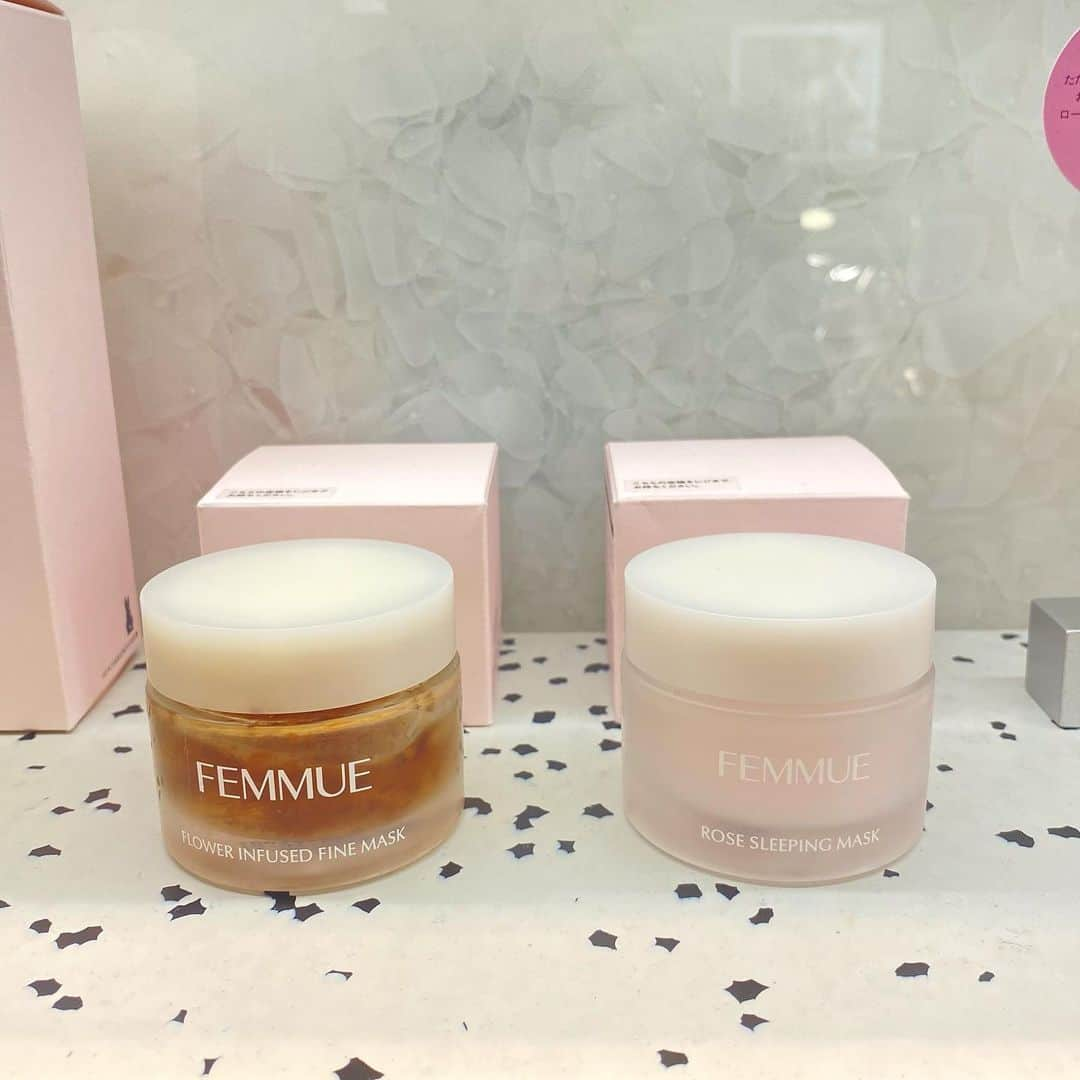 HANKYU.MODEさんのインスタグラム写真 - (HANKYU.MODEInstagram)「CosmeKichen Luxe RECOMMENDED ITEM At 3F HANKYU BEAUTY #Hankyu #HANKYUMODE #umedahankyu #阪急うめだ本店 #うめだ阪急 #阪急百貨店 #osaka #umeda #mode #HANKYUBEAUTY #cosmeKichenluxe #コスメキッチンリュクス #コスメ  #toone #トーン #ぺタルアイシャドウ #forganics #エッフェオーガニック #モイスチャーローション #femmu #ファミュ #ローズウォータースリーピングマスク #保湿マスク #lacasta #ラカスタ #ヘアエマルジョン #perfectpotin #パーフェクトポーション #マスクスプレー」2月5日 12時44分 - hankyumode