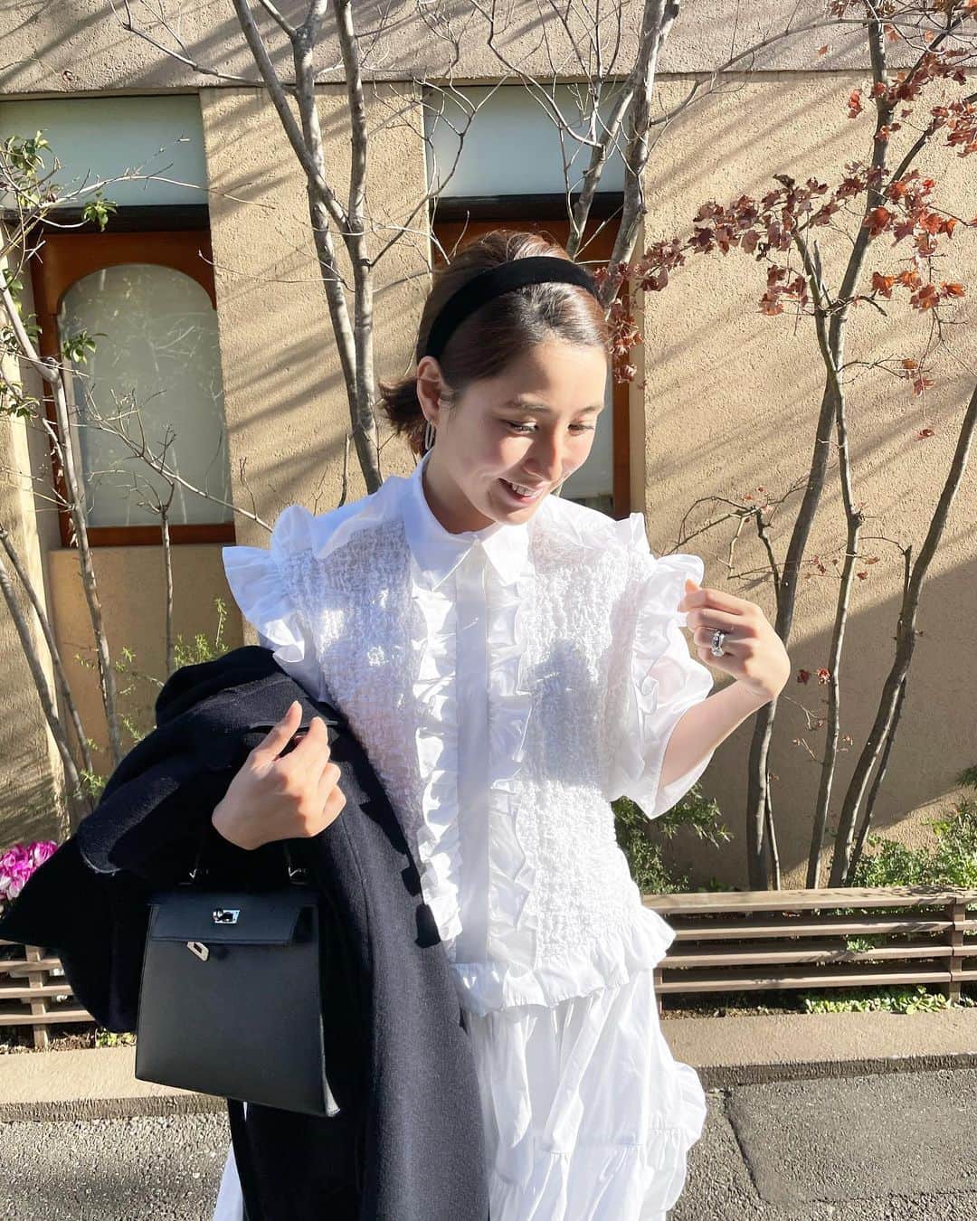 髙田麻紀子のインスタグラム：「❤︎ . 甘めのシャツワンピ💗 . ワンピース#ceciliebahnsen  ブーツ#chanel バッグ#hermes  . #instagram #instapic #instalike #fashion #ootd #cordinate」