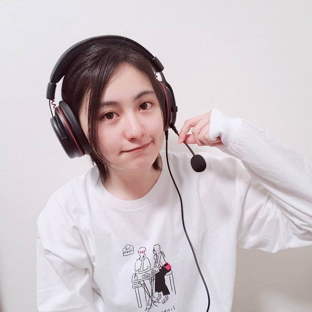 高山侑子さんのインスタグラム写真 - (高山侑子Instagram)「. 新しいヘッドフォンを買ってみました🎧 マイクも取り付けられるので、ゲームするにはうってつけ🤭 これでいっぱいDeadbyDaylightの練習します笑  #ヘッドフォン #ゲーム女子 #DBD上手くなりたい」2月5日 13時00分 - takayamayuko_stardust