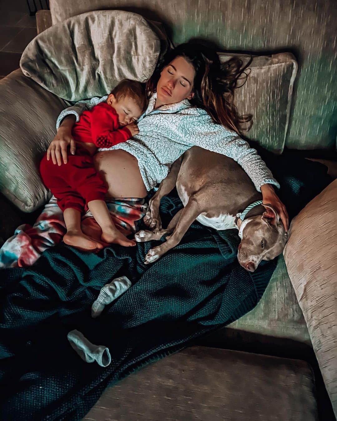 ジャクリーン・マッキネス・ウッドのインスタグラム：「I’m just gonna close my eyes for 2 seconds... 💤💤💤💤💤💤💤💤💤💤💤🤤🤤🤤」