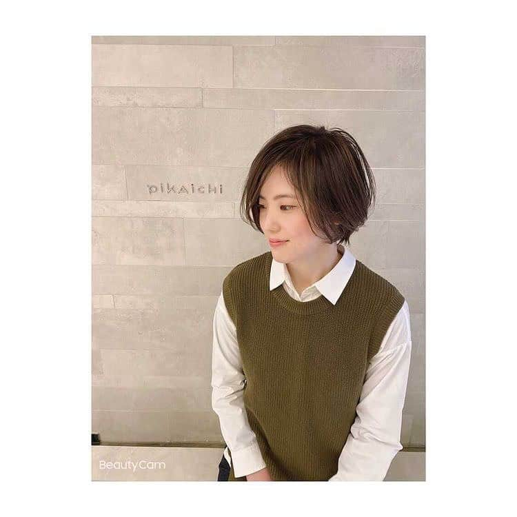 前田美順さんのインスタグラム写真 - (前田美順Instagram)「. スッキリ🥳‼︎ . . @pikaichi_hair @pikatakako  #ピカイチ #熊本  . 久しぶりのショートにしてみました。 軽い。 . からの#スリランカカリー🇱🇰  . . . #髪切り中はマスク  #撮影の時はマスク外しました  . #ありがとうございました😊」2月5日 18時48分 - miyukimaeda_badminton