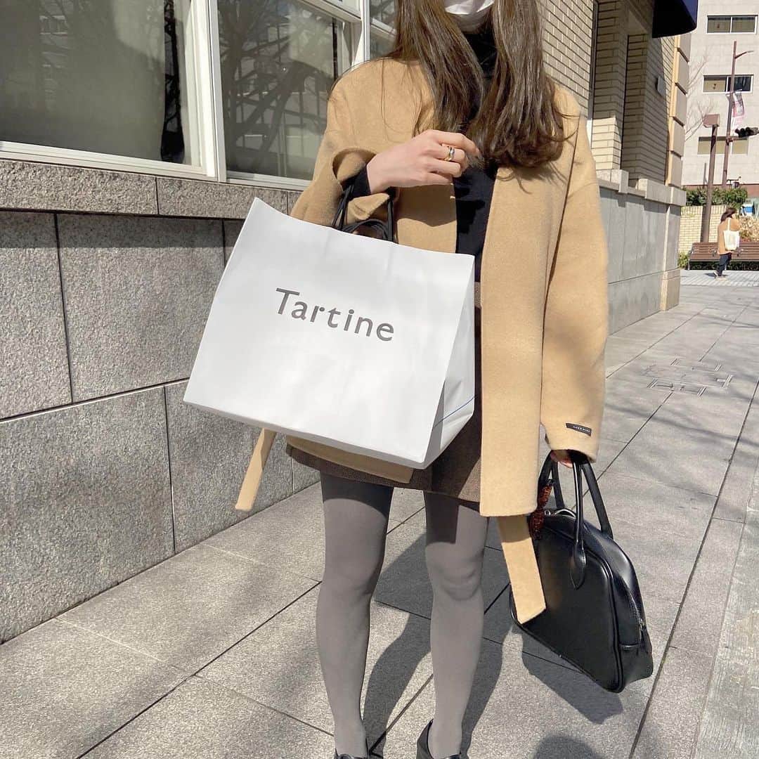 i am aiのインスタグラム：「少しづつ暖かくなってきて しあわせ💛昔はさむい方がすきだったのにな~ ㅤㅤㅤㅤㅤㅤㅤㅤㅤㅤㅤㅤㅤ 冬のアイテムはコートが大好きだから 後もう少し楽しみたいたいと思います🧥🥏🤍 ㅤㅤㅤㅤㅤㅤㅤㅤㅤㅤㅤㅤㅤ ㅤㅤㅤㅤㅤㅤㅤㅤㅤㅤㅤㅤㅤ」