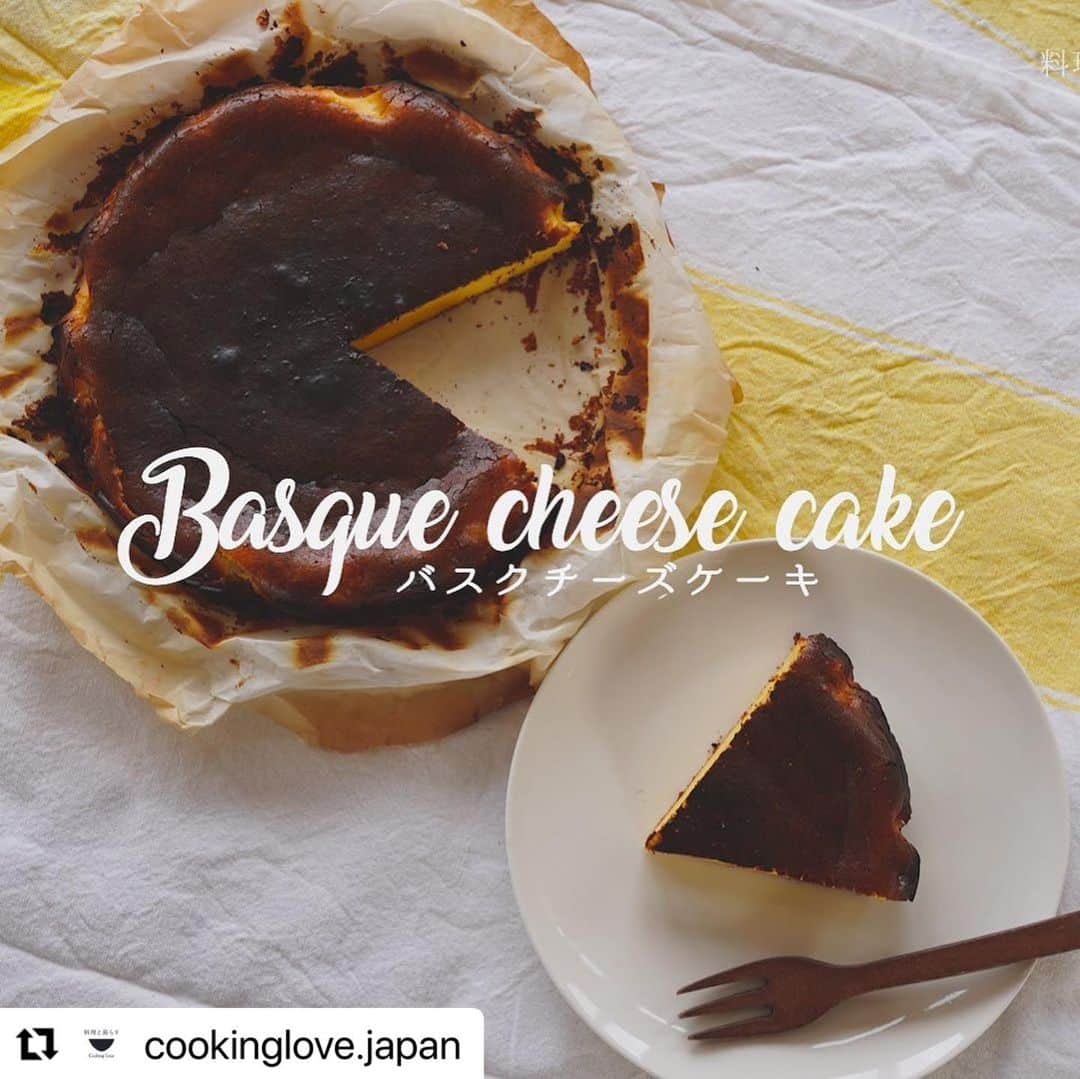 若林翔子のインスタグラム：「#Repost @cookinglove.japan with @make_repost ・・・ 本日YouTube公開しました 材料5つを混ぜて焼くだけ！【バスクチーズケーキ】子供と作れる簡単スイーツレシピ 大ブレイク中のバスクチーズケーキをおうちで作ってみませんか𓍯 おうち時間におすすめです୨୧  𓎩𓂃𓍯 [料理と暮らす｜YouTube] https://www.youtube.com/channel/UCQYSa775920IOdOgJLB9mUg チャンネル登録もぜひよろしくお願いします𓎩 プロフィールから飛ぶことができます❦ 𓎪𓐄𓍼𓂅  ━━━━━━━━━━━━━━━━━━ 料理と暮らす｜Cooking Love｜SNS ━━━━━━━━━━━━━━━━━━  [YouTube] https://www.youtube.com/channel/UCQYSa775920IOdOgJLB9mUg  [Insta] https://www.instagram.com/cookinglove.japan/  [Twitter] https://twitter.com/CookingLove5  [Facebook] https://www.facebook.com/cookinglovejapan  出演者への問い合わせや仕事依頼はこちらまで𓅩𓅩𓅩 [e-mail] cookinglove.jpn@gmail.com  [料理ナビゲーター] 若林 翔子  [調理アシスタント] 菊地 恵子(cookinglabo)  [料理コーディネート/レシピ監修] 高橋 真希(cookinglabo)  [監修] 鈴木 茜(cookinglabo)  [撮影協力] 仙南ガス cookinglabo  [映像制作] MOVIE DISTRICT MIYAGI Produced by WORLD FAMOUS SUPREME TEAM Co.,Ltd  #バスクチーズケーキ#チーズケーキ #お菓子作り#時短レシピ#お菓子レシピ #レシピ#料理動画#簡単レシピ  #レシピ動画#instafood#foodstagram #おうちカフェ#おうち時間 #クッキングラム#foodporn#料理と暮らす #homecooking#バスク風チーズケーキ #スイーツ#スイーツ作り #スイーツ部#お菓子作り好きな人と繋がりたい #焼き菓子#バスチー」