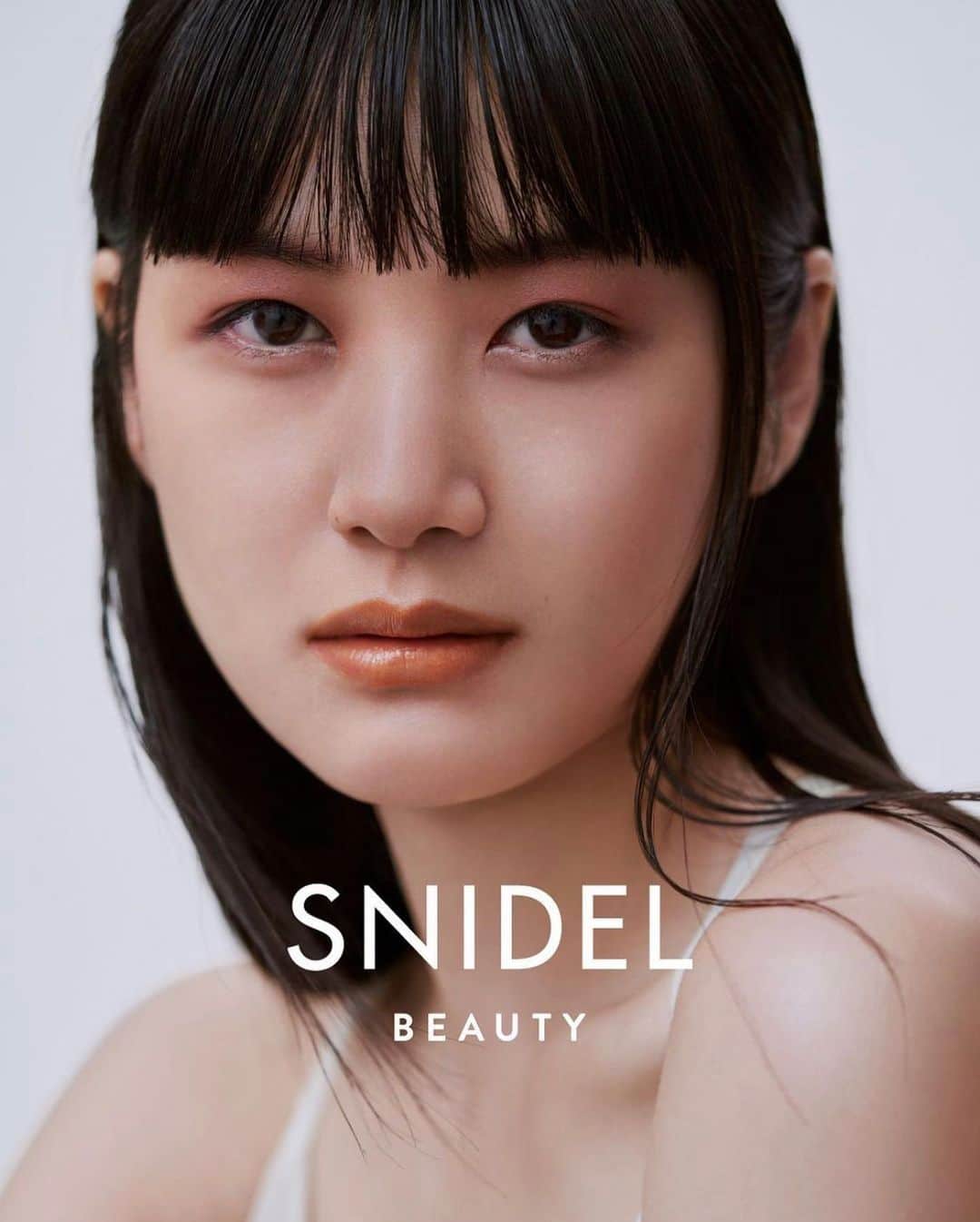 新井貴子のインスタグラム：「@snidelbeauty  2021.03.03 Debut🌟  @kinyaota  @mifune2014  @takayukishibata  @katokensaku  @masako_jay   #SNIDELBEAUTY #SNIDEL」