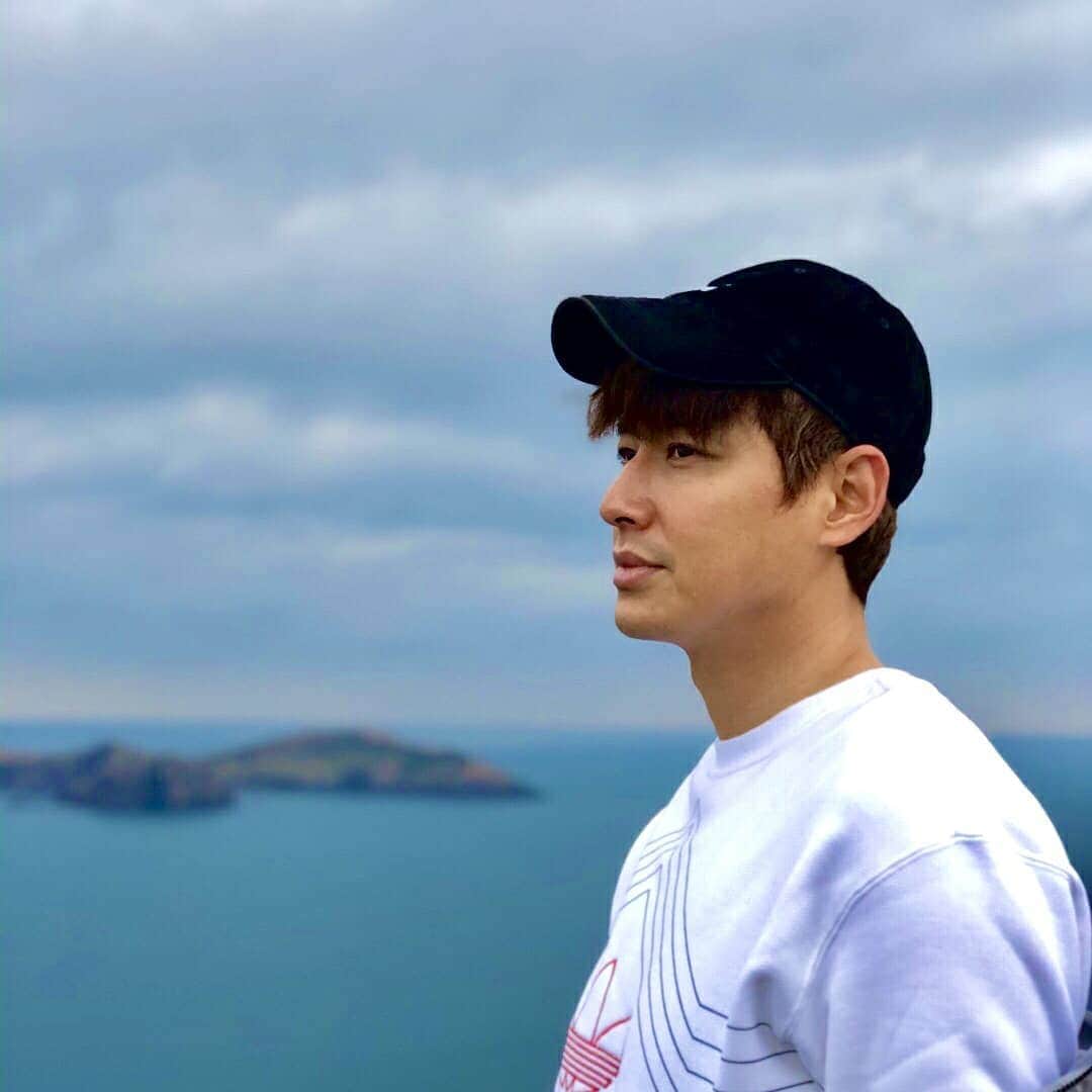 イ・ジフンさんのインスタグラム写真 - (イ・ジフンInstagram)「#제주도  남은사진 투척🌊  #협재해수욕장」2月5日 13時33分 - _leejeehoon
