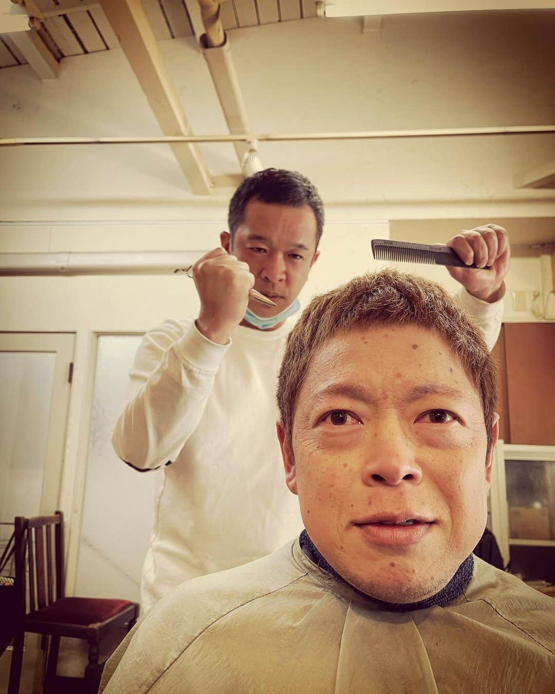 杉本知香さんのインスタグラム写真 - (杉本知香Instagram)「ネゴと兼光のミニコント😆  ネゴちゃんにネゴソックス貰った😍  #プラスマイナス兼光#プラスマイナス#兼光タカシ #巨人師匠 #ネゴシックス #nego6#ネゴソックス」2月5日 14時04分 - sugimotoc