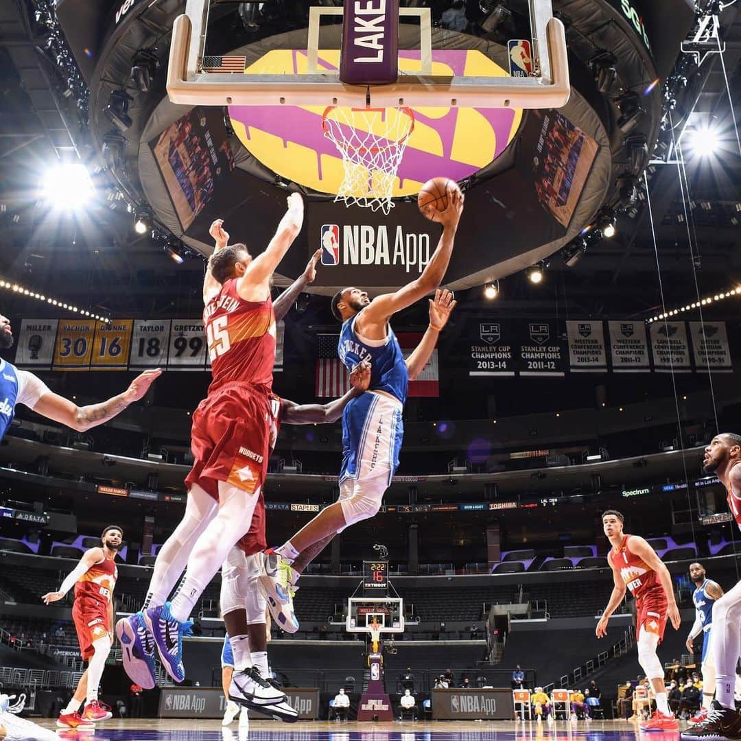 Los Angeles Lakersさんのインスタグラム写真 - (Los Angeles LakersInstagram)「15-0 run to end the third 😤 #LakeShow」2月5日 14時20分 - lakers