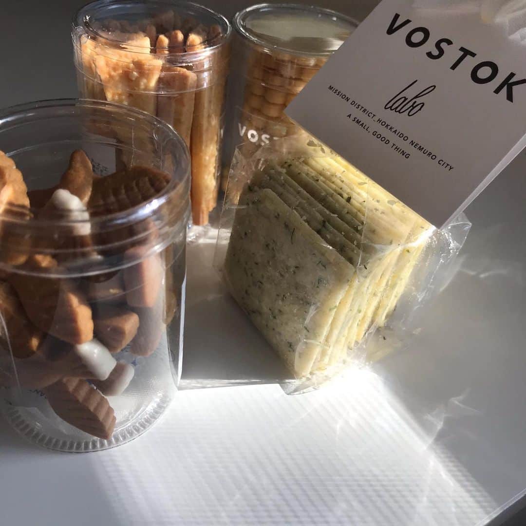 光野桃のインスタグラム：「表参道のcallに根室から到着した vostoklaboのお菓子たち。すかさず買って、送ってくれた友だち。 幸せの素。 ありがとう。  #vostoklabo  #call」