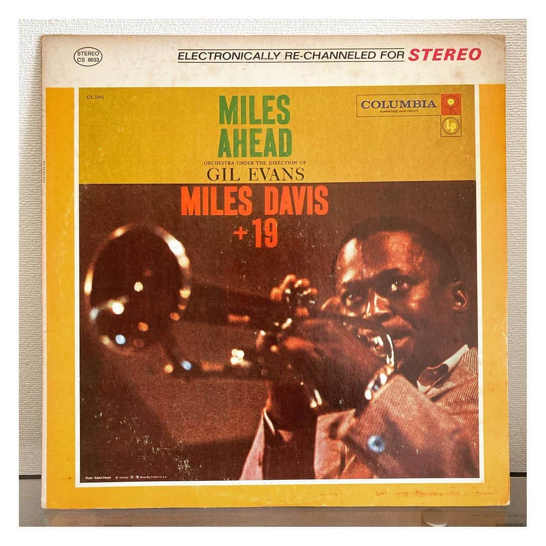 林幸治さんのインスタグラム写真 - (林幸治Instagram)「Miles Davis + 19 - Orchestra Under The Direction Of Gil Evans ‎– Miles Ahead  マイルス・デイヴィスとギル・エバンスがコラボレーションした最初のアルバム。オーケストラを従えたマイルス。  #vinyl #vinylcollection #vinylrecords #vinyljunkie #vinylcollector #vinyllover #vinylcommunity #1957 #milesdavis #gilevans #uspressing #nowspinning」2月5日 14時59分 - tct_koji_hayashi