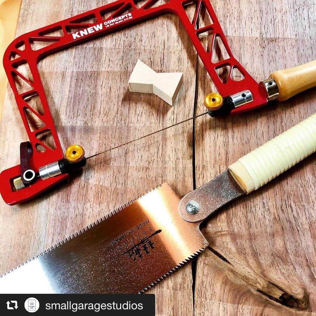 SUIZAN JAPANさんのインスタグラム写真 - (SUIZAN JAPANInstagram)「The butterfly joint is called "Chigiri" in Japanese🦋 It's a wonderful technipue to connect the nature cracks.﻿ ﻿ #repost📸 @smallgaragestudios﻿ Experimenting with some hand-cut butterfly / bowtie joints for this black walnut side table. First time for everything. ﻿ ﻿ Shoutout to @john_malecki for showing me some of the techniques I’ll use on this build. ﻿ ﻿ #woodworking #walnut #maple #joinery #handtools﻿ ﻿ #suizan #suizanjapan #japanesesaw #japanesesaws #japanesetool #japanesetools #craftsman #craftsmanship #handsaw #pullsaw #ryoba #flushcut #woodwork #woodworker #woodworkers #woodworkingtools #diy #diyideas #japanesestyle #japanlife」2月5日 14時55分 - suizan_japan