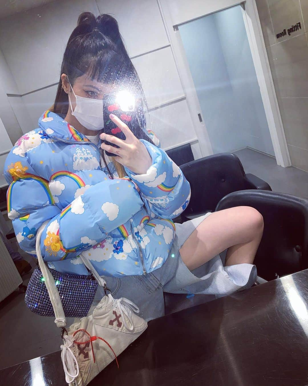 ヒョナ さんのインスタグラム写真 - (ヒョナ Instagram)「🤍💙🤍💙✨」2月5日 14時55分 - hyunah_aa