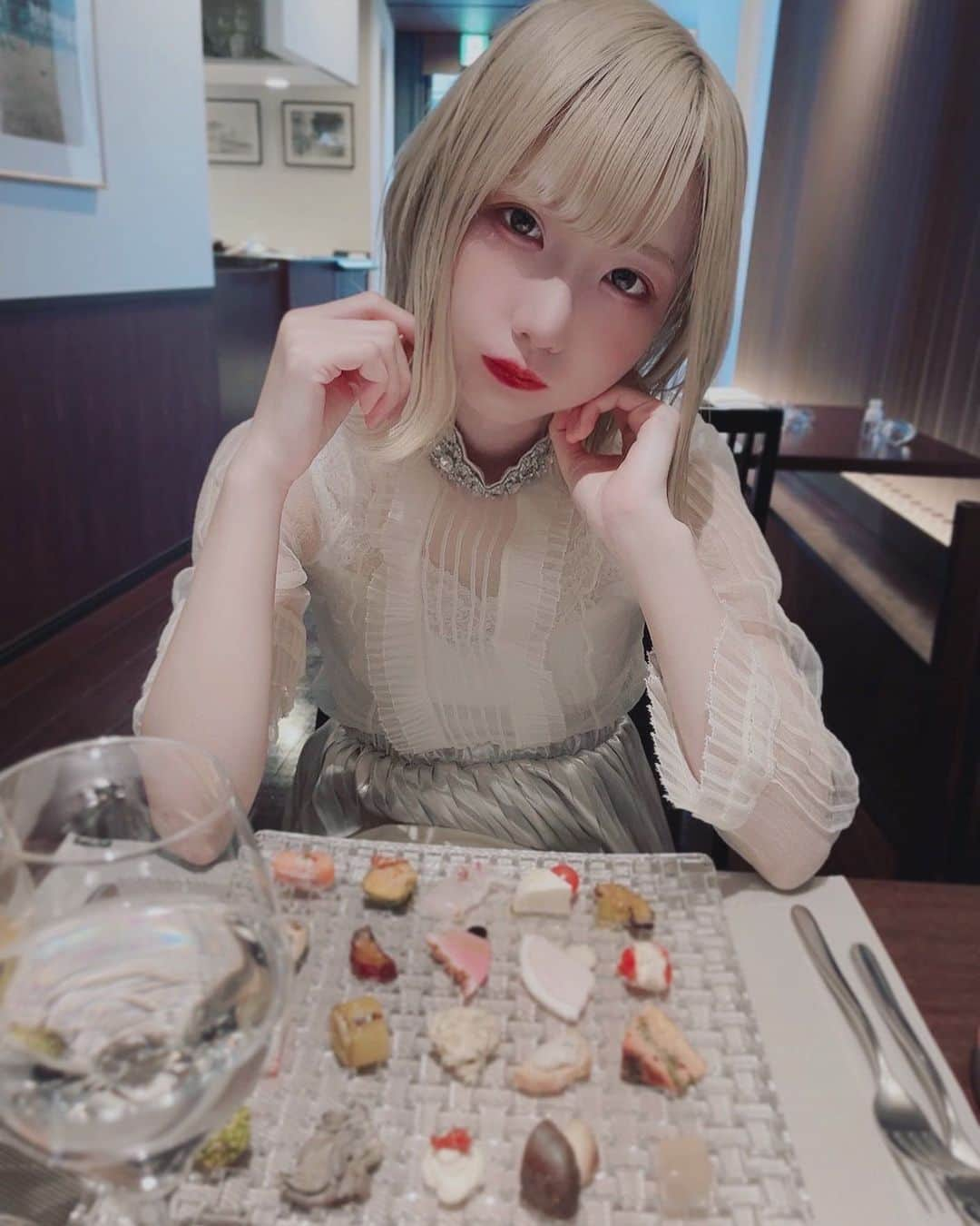 苺りなはむさんのインスタグラム写真 - (苺りなはむInstagram)「﻿   #데일리그램 #옷 #오오티디 #코디스타그램  #메이크업 #tokyo #photo #Japanesegirl #follow #style #instalove #cy8er  #camera  #portraitphotography #portrait # #marcjacobs #dinner」2月5日 15時26分 - 15rinahamu