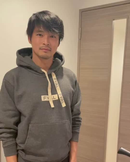 青山隼のインスタグラム：「コロナに負けるな！やみつきチキン！笑 作りました。 ジップロックの中に鳥もも肉を入れてあとはケチャップや醤油など調味料を加えるだけ。 男飯はシンプルでいいよね？笑 ご飯が進む最強おかずです！  #調理  #料理 #料理好きな人と繋がりたい #自炊 #コロナに負けるな #やみつきチキン #絶品 #レパートリー #増えてきた #緊急事態宣言 #おうち時間#男飯 #男飯は雑なくらいが一番美味い  #自粛 #責任感 #行動  #青山隼 #元プロサッカー選手 #俳優 #タレント #名古屋グランパス #セレッソ大阪 #浦和レッズ #徳島ヴォルティス #レジェンド #アンバサダー  #仙台 #徳島 #モルック」