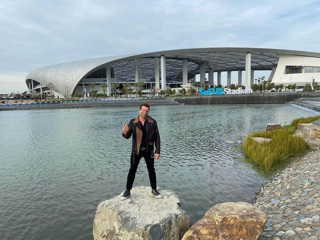 トレ・クールのインスタグラム：「Who else misses San Diego Chargers and the St. Louis Rams?! @nfl」