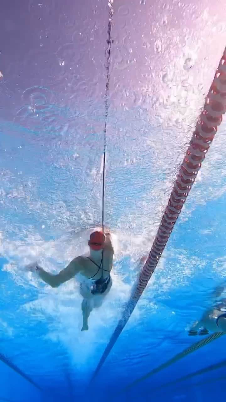 エミリー・シーボームのインスタグラム：「Are you ready for it?   Togs @arenawaterinstinct @arenaaustralia   @energystandard @iswimleague  #taylorswift #swimming #stretchcord #training #athlete #goldcoast #backstroke」