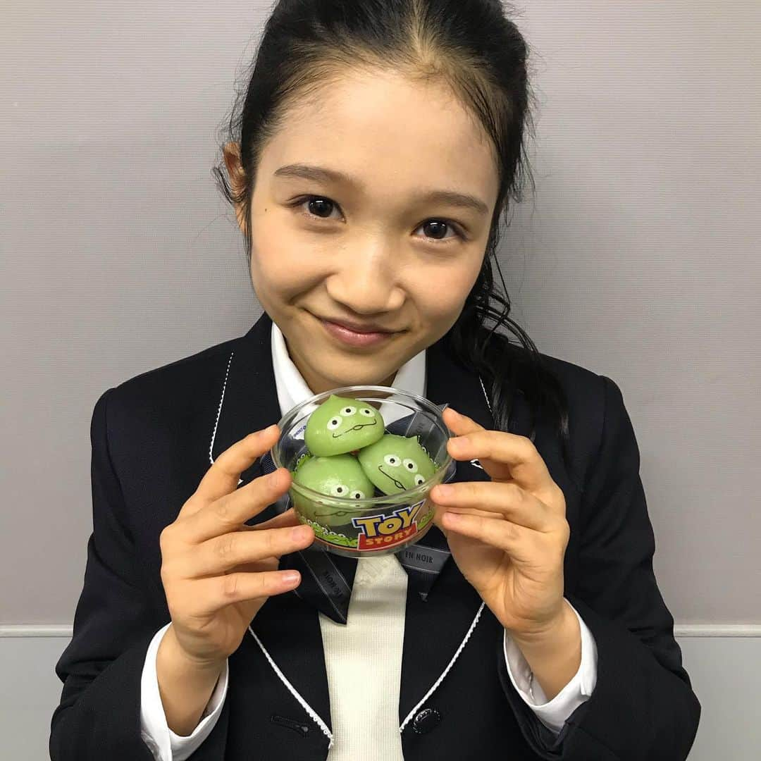 山崎玲奈さんのインスタグラム写真 - (山崎玲奈Instagram)「明日 2月6日（土） 「クイズ！オンリー1」に出演します。 大好きなディズニーの難問に挑戦しました🥰 是非 ご覧下さい😆😆  #クイズ  #オンリー1  #TBS #ディズニー #Disney  #東京ディズニーリゾート」2月5日 17時04分 - renayamasaki07