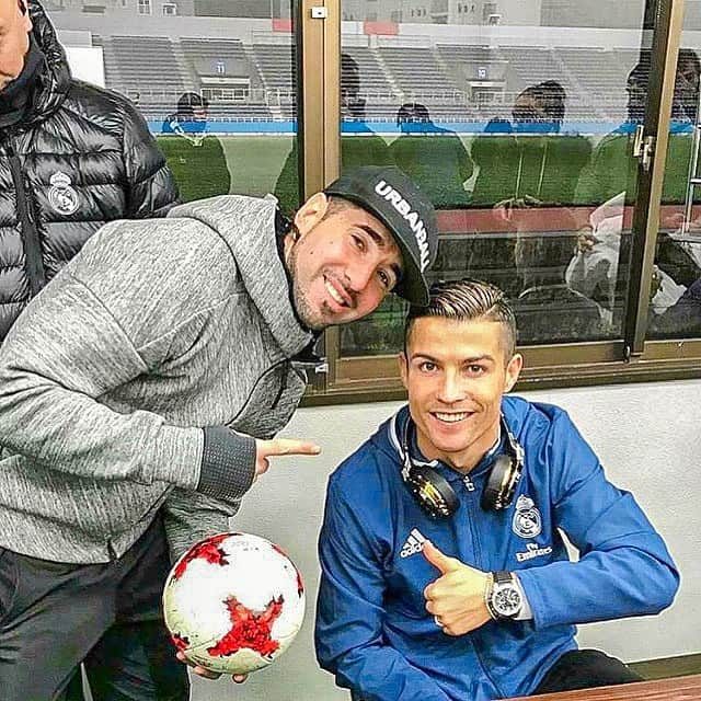 のインスタグラム：「Happy birthday to the King 👑@cristiano 🇵🇹 #Football #Cristiano #SeanGarnier #Pic」