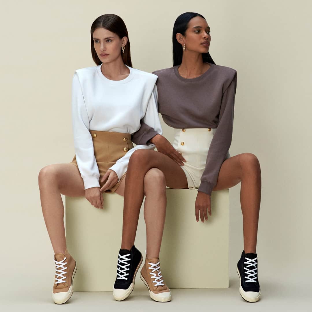 Schutzのインスタグラム：「TWINNING WITH STYLE ❤️ #schutzsmashup」