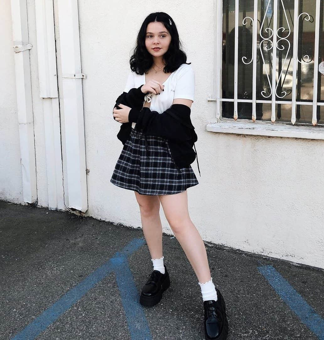 SHEINさんのインスタグラム写真 - (SHEINInstagram)「#OOTD goals! 🖤  @meggieyorkmusic  Shop Item #: 1578488  #SHEINgals #SHEINstyle #SHEINSS21 #stylegoals」2月6日 4時01分 - sheinofficial