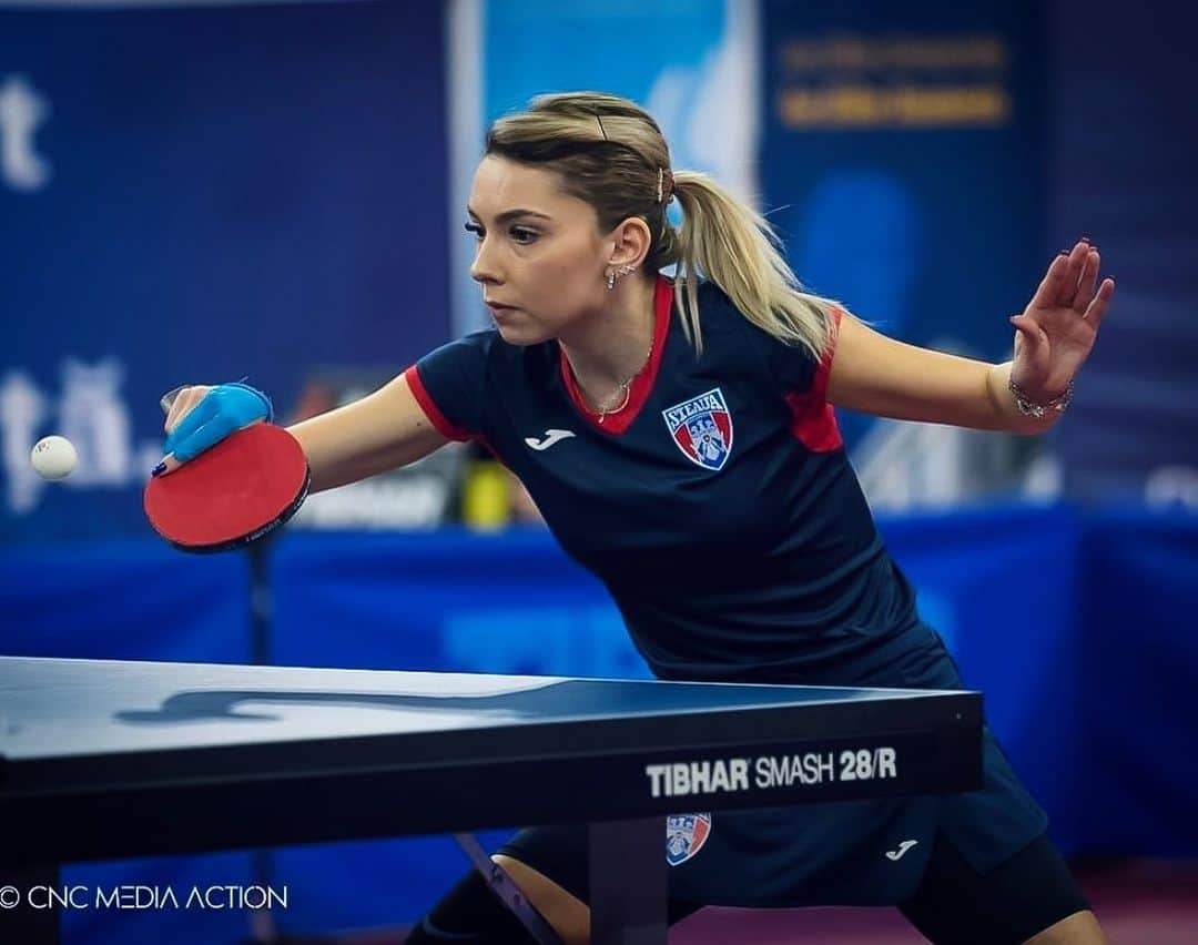 ベルナデッテ・スッチさんのインスタグラム写真 - (ベルナデッテ・スッチInstagram)「❤️💙 #champion #nationalchampionship #firstplace #steaua #redblue #sportclothes #sportgirl #sportoutfit #concentrate #serious #focus #beyourself #beyou #🏆 #🥇 #tabletennis #❤️💙」2月6日 2時33分 - szocsbernadettecynthia