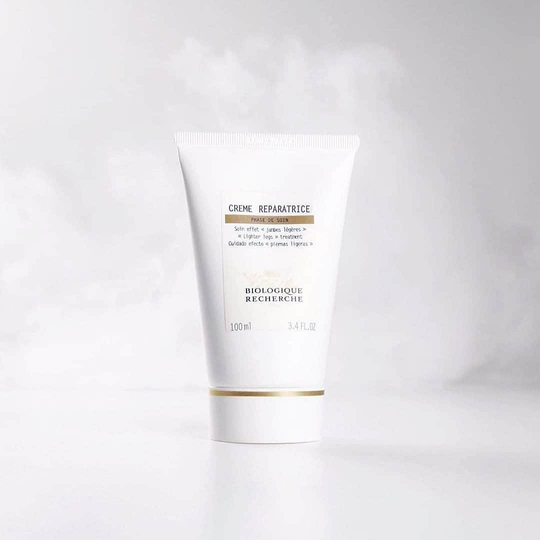 Biologique Recherche USAさんのインスタグラム写真 - (Biologique Recherche USAInstagram)「This weekend, indulge in the benefits of our Creme Defatigante. This body cream is the perfect solution to fight signs of aging and the consequences of frequent changes in diet or pregnancy.  Crème Réparatrice is enriched with glycoproteins and natural amino acids to improve the skin's elasticity and restore firmness.  Your whole body will be left toned, firmed and youthful. Enjoy!  #cremereparatrice #biologiquerecherche #passion #expert #wellness #weekend #wellnesswithbr #FollowYourSkinInstant #body #bodycream」2月6日 2時39分 - biologique_recherche_usa