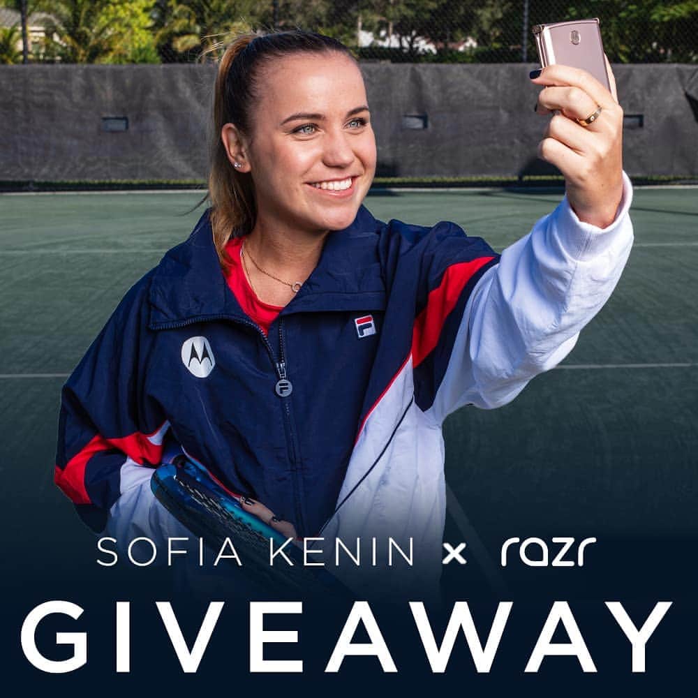 のインスタグラム：「We couldn’t keep up with an icon like @SofiaKenin in the #AusOpen, but luckily #razr was designed to. You could win razr, as well as a signed match shirt. Just follow us and tag one friend in the comments.」