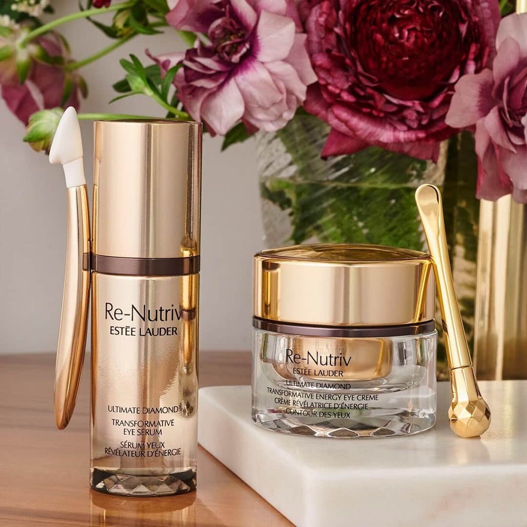 エスティローダーのインスタグラム：「Energize your eyes with restorative moisture and soothing comfort:   💫 Join the 92% of women who said their eyes looked more sculpted and defined after using NEW #ReNutriv Ultimate Diamond Eye Serum.*   ✨ Reawaken, brighten and reduce the look of wrinkles with ReNutriv Ultimate Diamond Transformative Energy Eye Creme.   *Consumer testing on 119 women after using product for 4 weeks.」