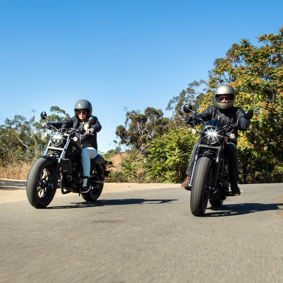 Honda Powersports USさんのインスタグラム写真 - (Honda Powersports USInstagram)「The Rebel 300 and the Rebel 500. One for you, one for your sidekick. #bornrebel #cruiser」2月6日 3時00分 - honda_powersports_us