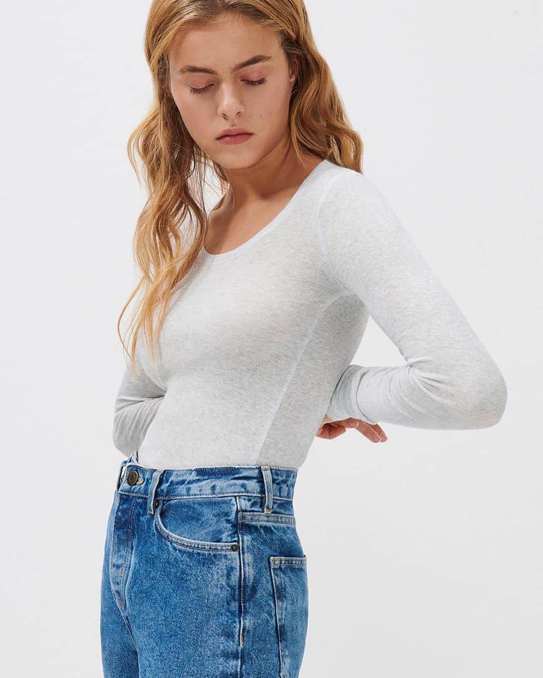 アメリカンビンテージのインスタグラム：「In collection after collection, the House creations alternate between cotton piqué, jersey, a linen blend or supima cotton. A superior quality for this ultra-lightweight luxury American cotton to slip over bare skin. __ #AmericanVintage #SS21 #womenswear」