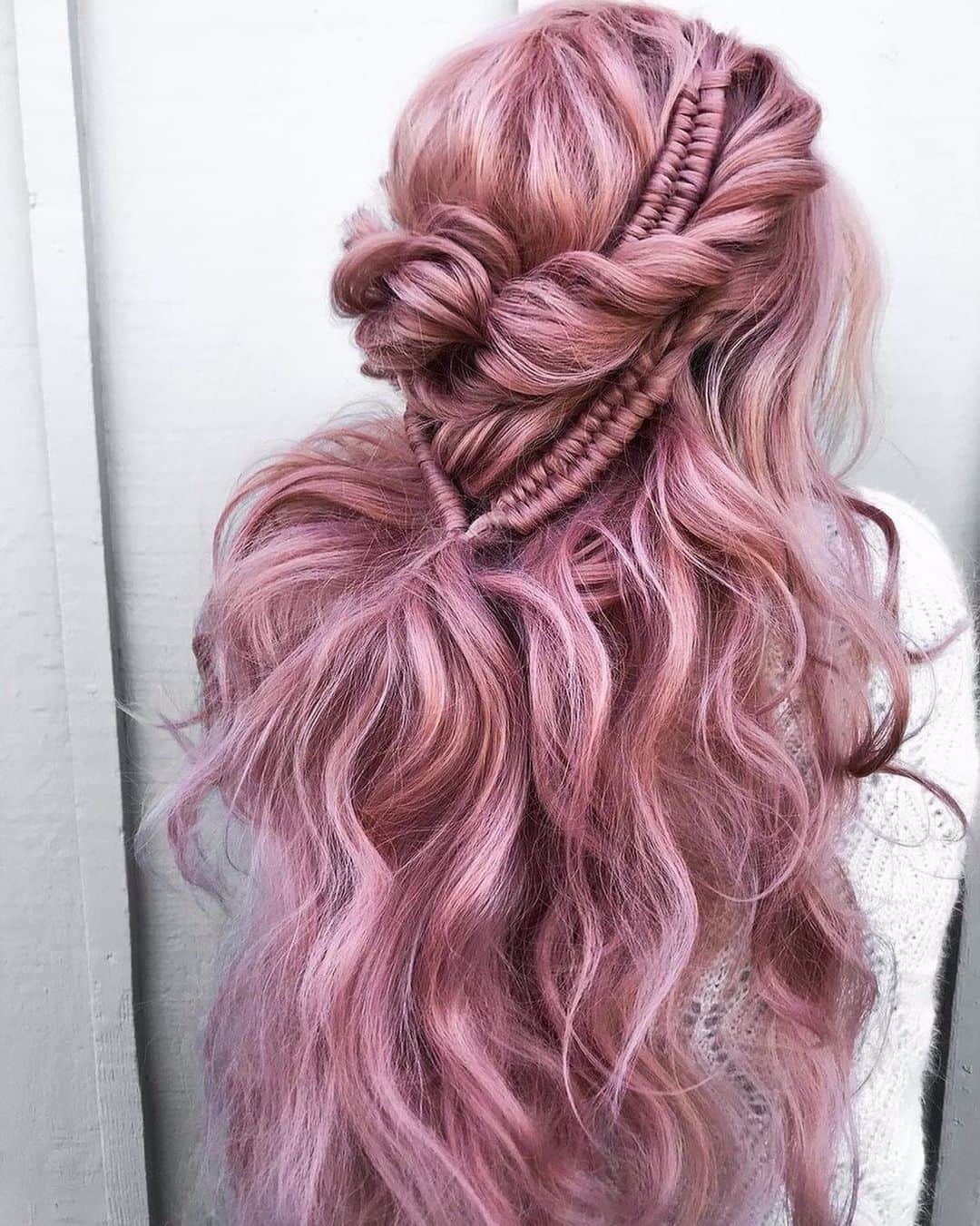 Sam Villaさんのインスタグラム写真 - (Sam VillaInstagram)「Getting in the spirit of #ValentinesDay a little early? #Braids, twists and #pink hair -this #hairstyle by @svglamour hits the #holidayhair trifecta! Grab your mannequin and finesse some of your #favorite #upstyles and #downstyles.」2月6日 3時26分 - samvillahair