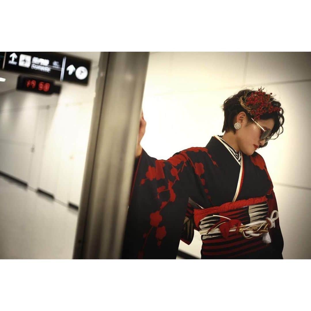 のインスタグラム：「🗣さらに振袖展示会やるよ！  2月5日〜7日の３日間限定♡  たくさんの振袖と小物が いっーぱい選べます🕺🏻  是非お待ちしております♩  .  #スタジオシエル  #スタジオシエル印西店 #振袖  #振袖コーデ  #千葉県振袖レンタル  #ヘアメイク  #ヘアアレンジ  #千葉振袖レンタル  #アップスタイル  #fff  #写真館  #振袖写真館  #カメラ女子  #印西 #振袖レンタル  #ロケ撮影  #ドライフラワー #ウェディングドレス  #成人式 #成人式前撮り #成人式ヘアセット  #振袖前撮り #成田振袖  #八千代振袖 #白井振袖  #印西振袖」