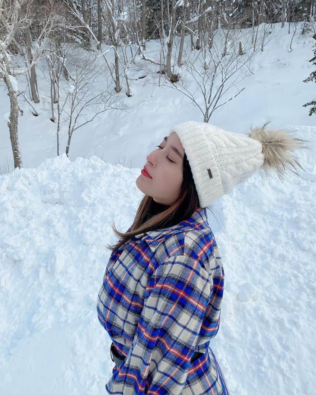 平田梨奈さんのインスタグラム写真 - (平田梨奈Instagram)「ゲレンデマジック🪄　  #冬の思い出 #教えて　  #hirafashion」2月5日 19時02分 - hirari_official